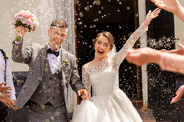 23-HIX-0685-BLOG-JUNE-HappilyEverInsured-600x400
